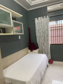 CASA À VENDA EM LOCALIZAÇÃO PRIVILEGIADA NA AVENIDA CEARÁ