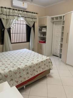 CASA À VENDA EM LOCALIZAÇÃO PRIVILEGIADA NA AVENIDA CEARÁ