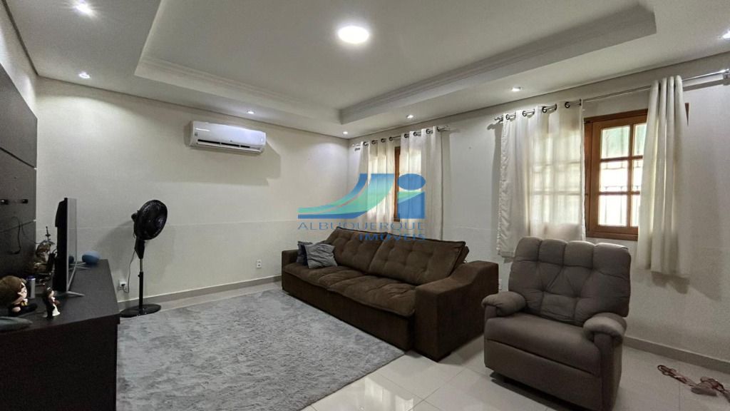 Sobrado com 4 dormitórios à venda, 410 m² por R$ 600.000,00 - Floresta - Rio Branco/AC