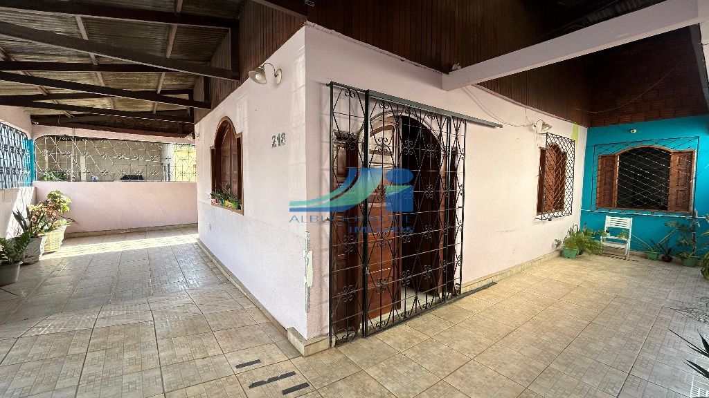 Casa com 3 dormitórios à venda, 195 m² de área construída - Conjunto Castelo Branco