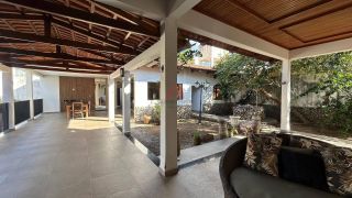 Casa Para Venda com 03 quartos, sendo 02 suítes no bairro Jardim Tropical em Rio Branco