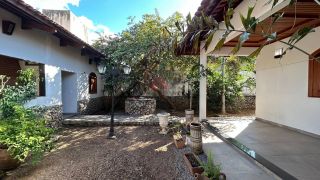 Casa Para Venda com 03 quartos, sendo 02 suítes no bairro Jardim Tropical em Rio Branco