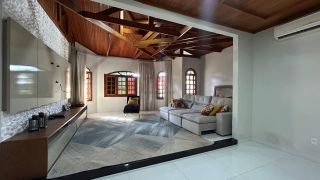 Casa Para Venda com 03 quartos, sendo 02 suítes no bairro Jardim Tropical em Rio Branco