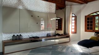 Casa Para Venda com 03 quartos, sendo 02 suítes no bairro Jardim Tropical em Rio Branco