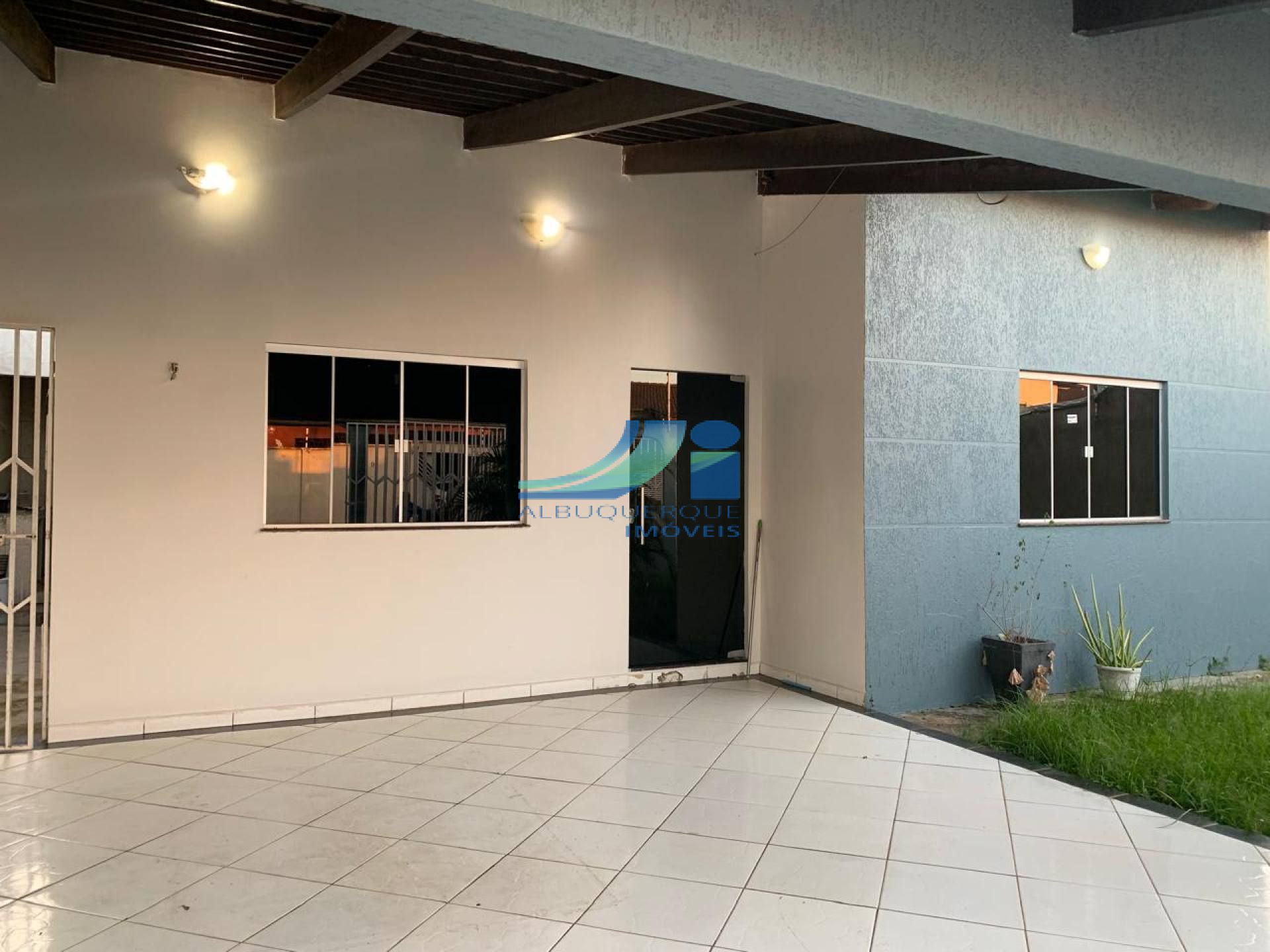 Casa Para Vender com 02 quartos 01 suíte no bairro Nova Esperança em Rio Branco