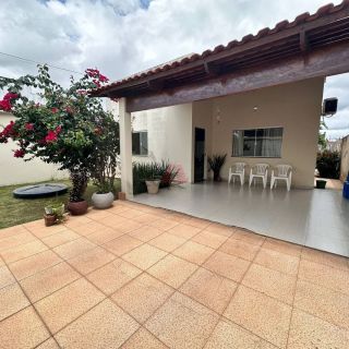 Residência à venda, com 01 suíte e 02 quartos no Conj. Manoel Julião