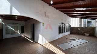 Casa comercial à venda