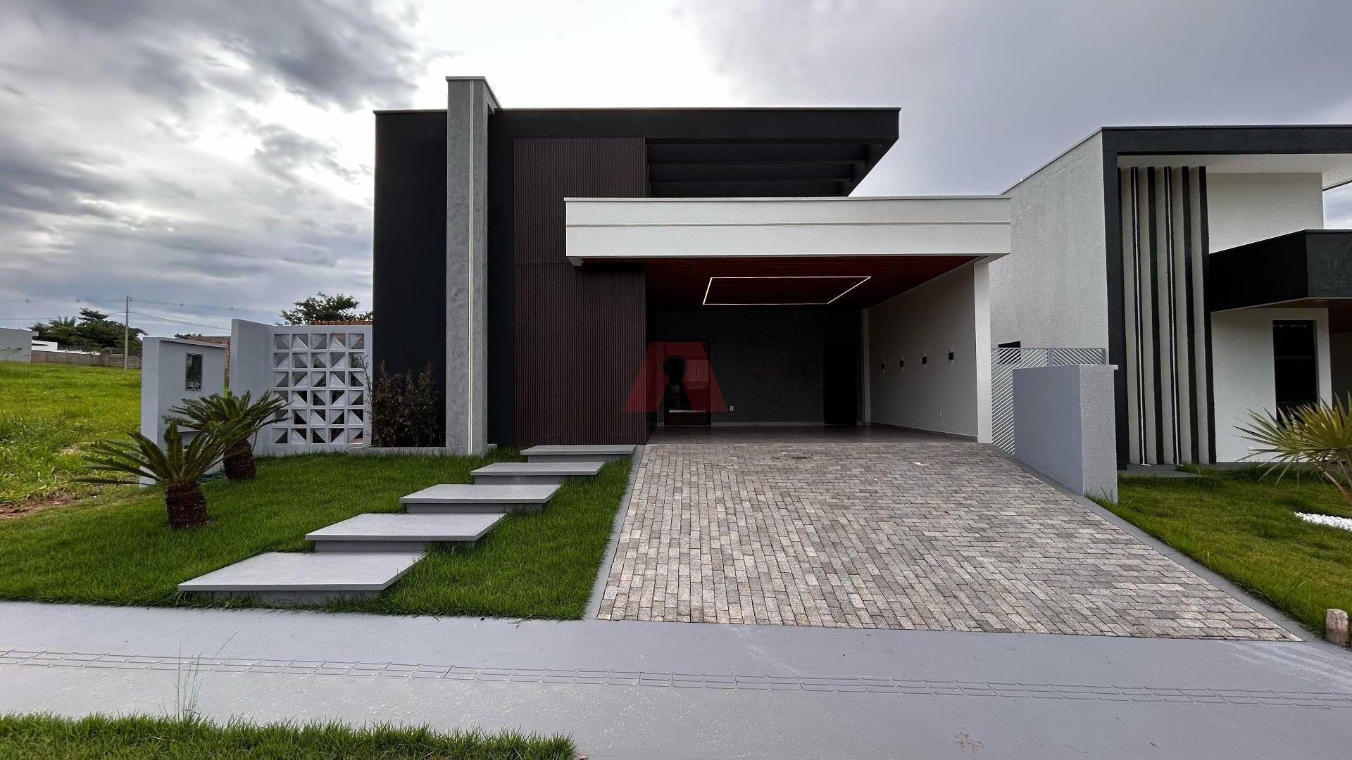 Casa em Condomínio fechado – 3 Suítes | 193m² Construídos | 360m² de Lote