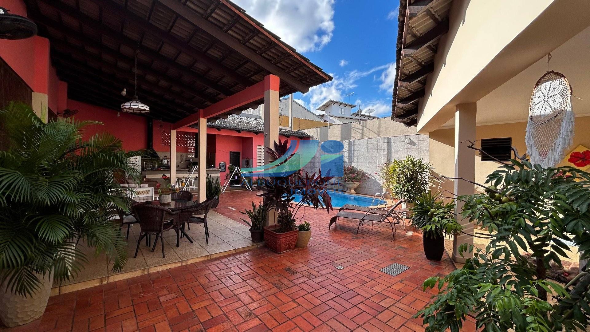 Residência à venda - Centro