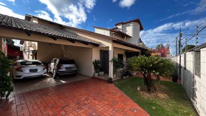 Residência à venda - Centro