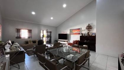 Residência à venda - Centro