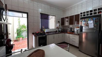 Residência à venda - Centro
