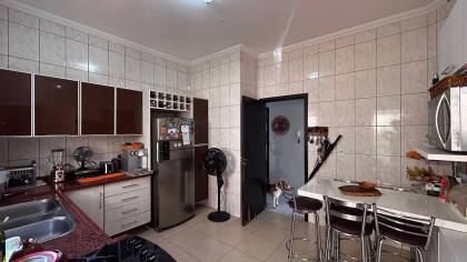 Residência à venda - Centro