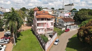 Residência à venda