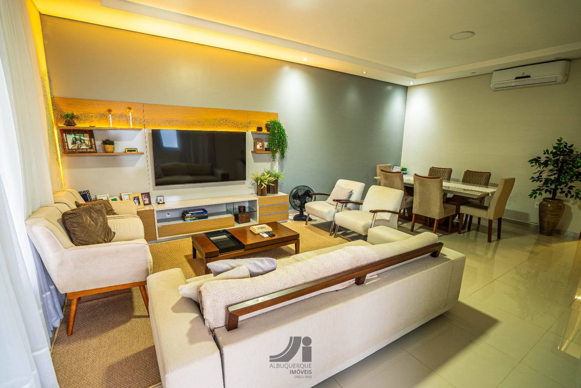 Casa à venda com 03 Suítes - Bairro: Jardim Europa