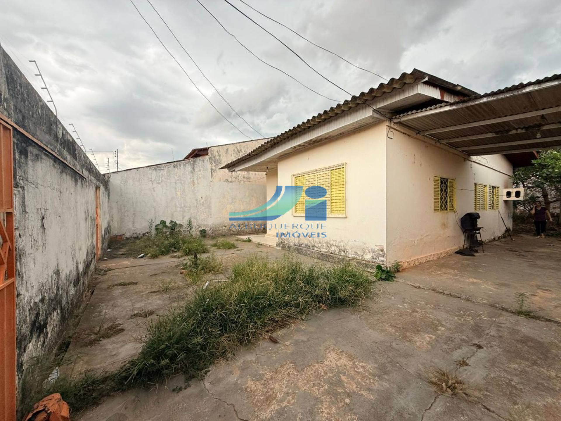 Casa à venda - 03 Dormitórios - Jardim Tropical