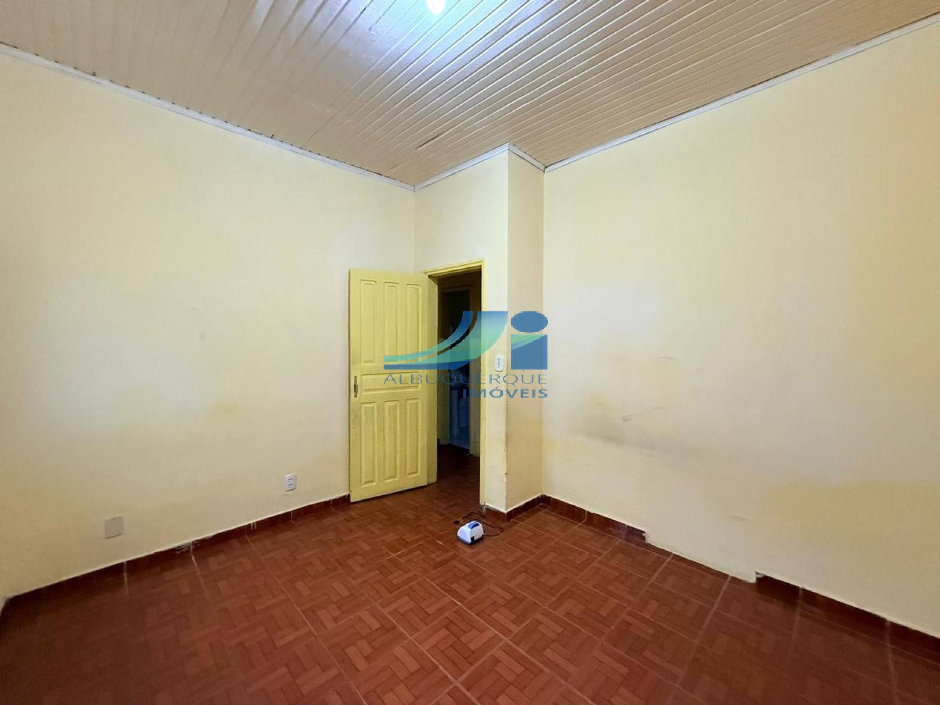 Casa à venda - 03 Dormitórios - Jardim Tropical