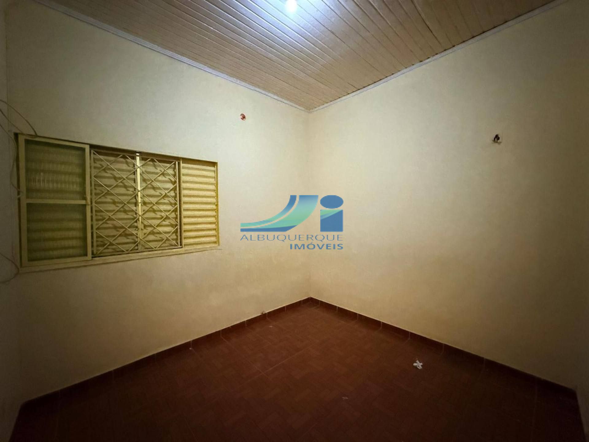 Casa à venda - 03 Dormitórios - Jardim Tropical