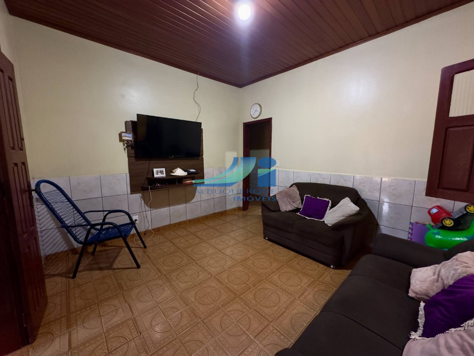 Casa Para Vender com 4 quartos 1 suítes