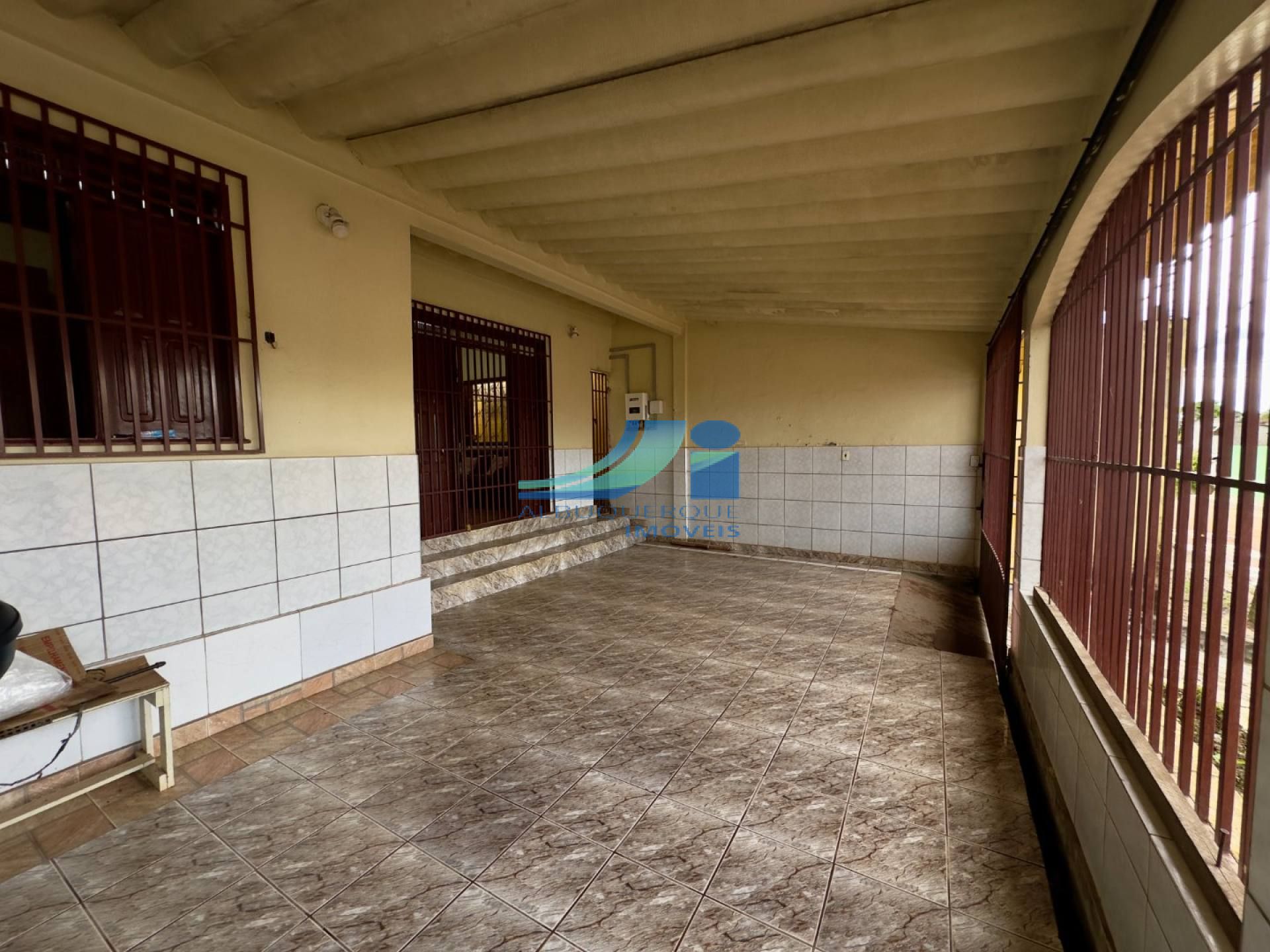 Casa Para Vender com 4 quartos 1 suítes