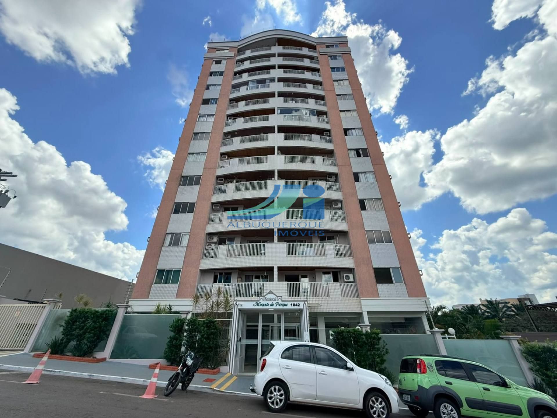 Apartamento à venda - 03 Dormitórios - Condomínio Mirante do Parque