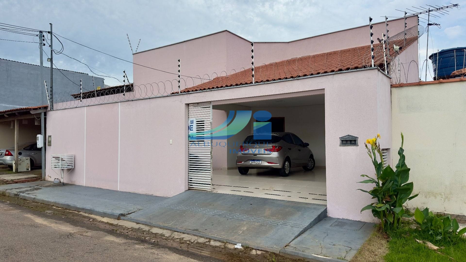 Excelente Casa no Bairro Isaura Parente – Espaço, Conforto e Modernidade!
