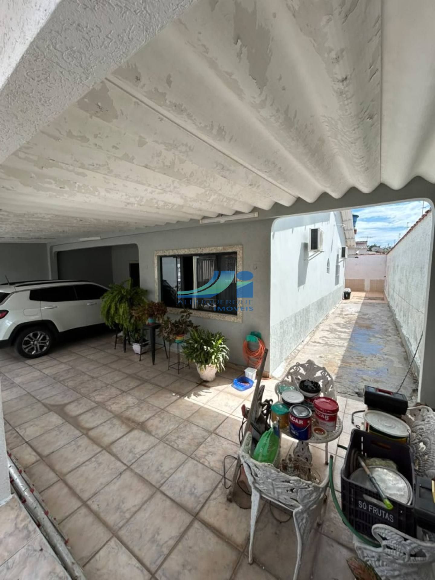 Casa à Venda no Conjunto Tucumã, com 2 Suítes e 188,11 m² de Área Construída