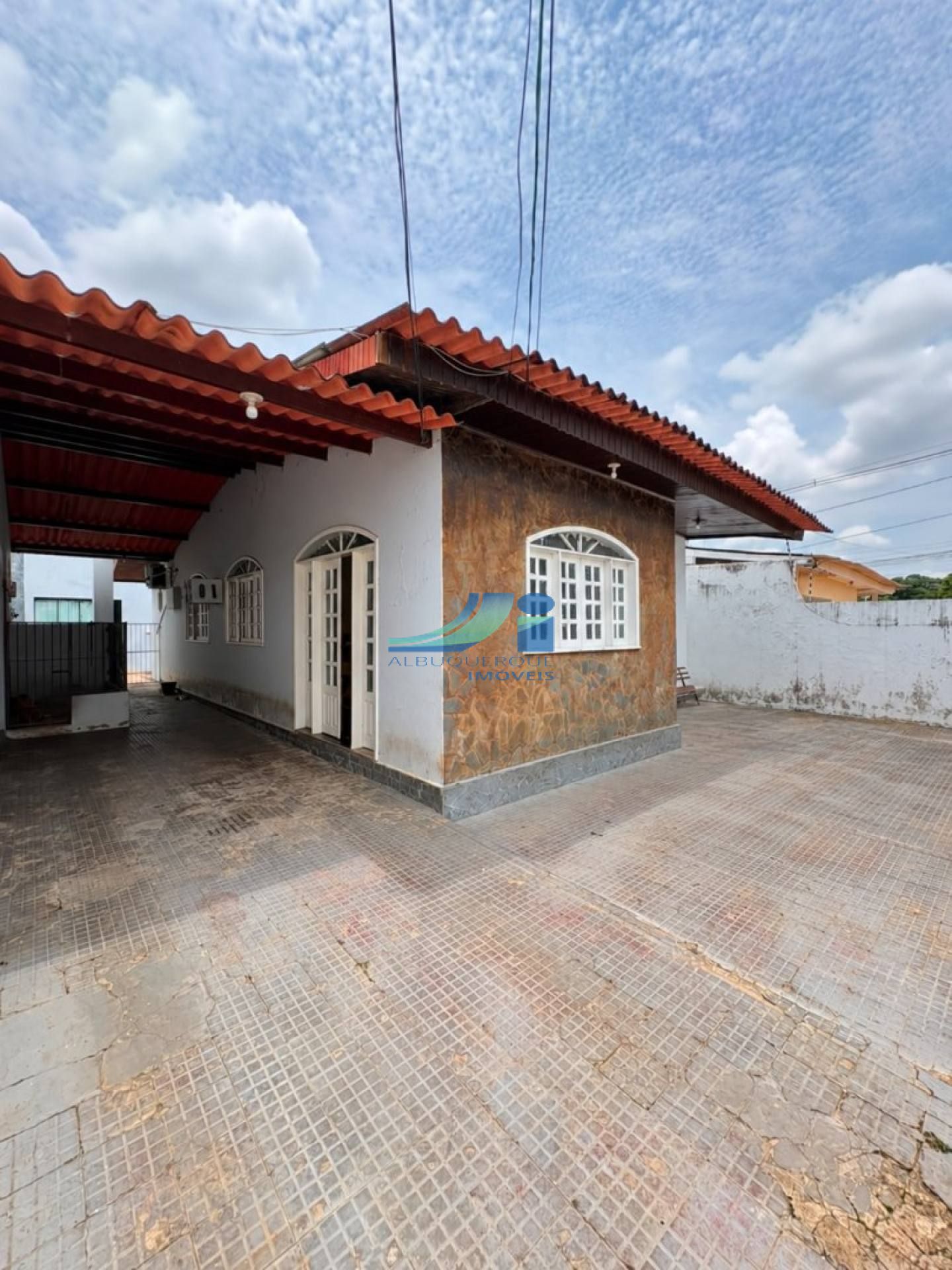 Casa a venda no bairro Jardim Tropical