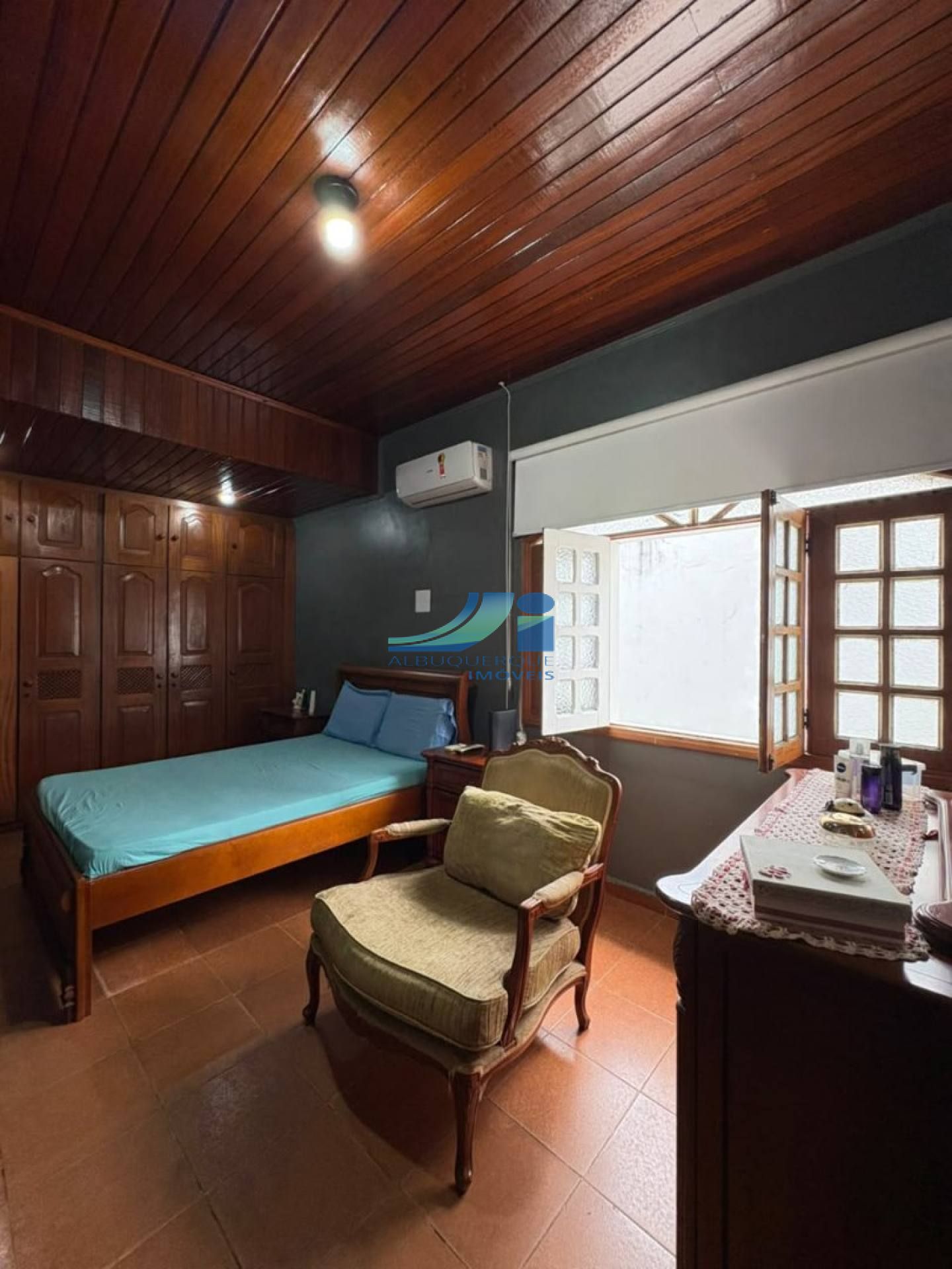 Casa a venda no bairro Jardim Tropical
