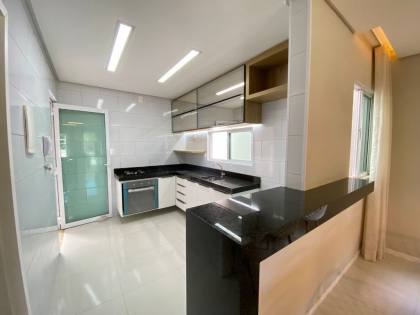 CASA EM CONDOMINIO NA LAGOA REDONDA 3 QUARTOS
