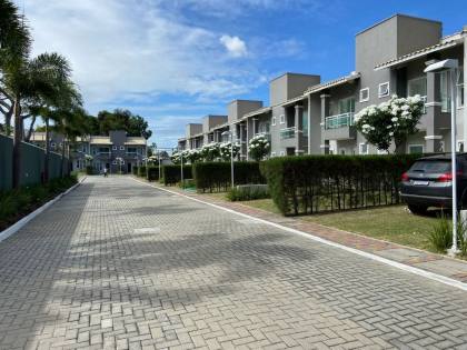 CASA EM CONDOMINIO NA LAGOA REDONDA 3 QUARTOS