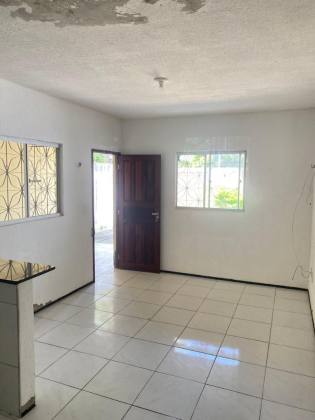 CASA EM ITAITINGA 2 QUARTOS