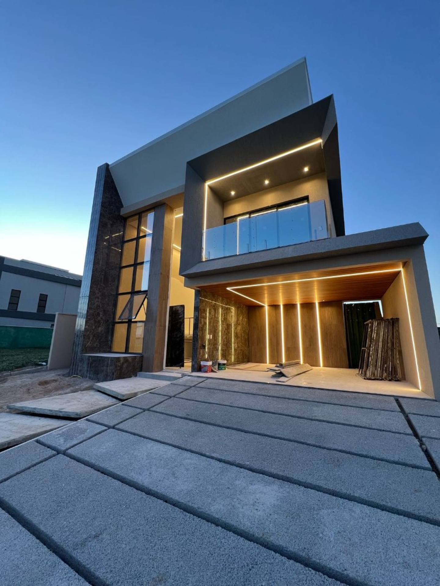 CASA EM ALPHAVILLE 4 QUARTOS