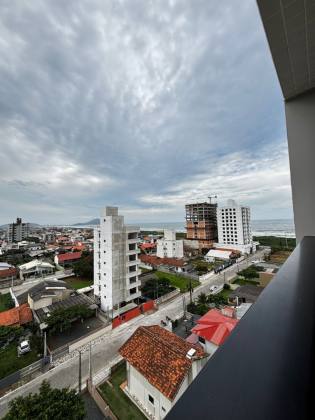 APARTAMENTO QUADRA MAR / CENTRO NAVEGANTES