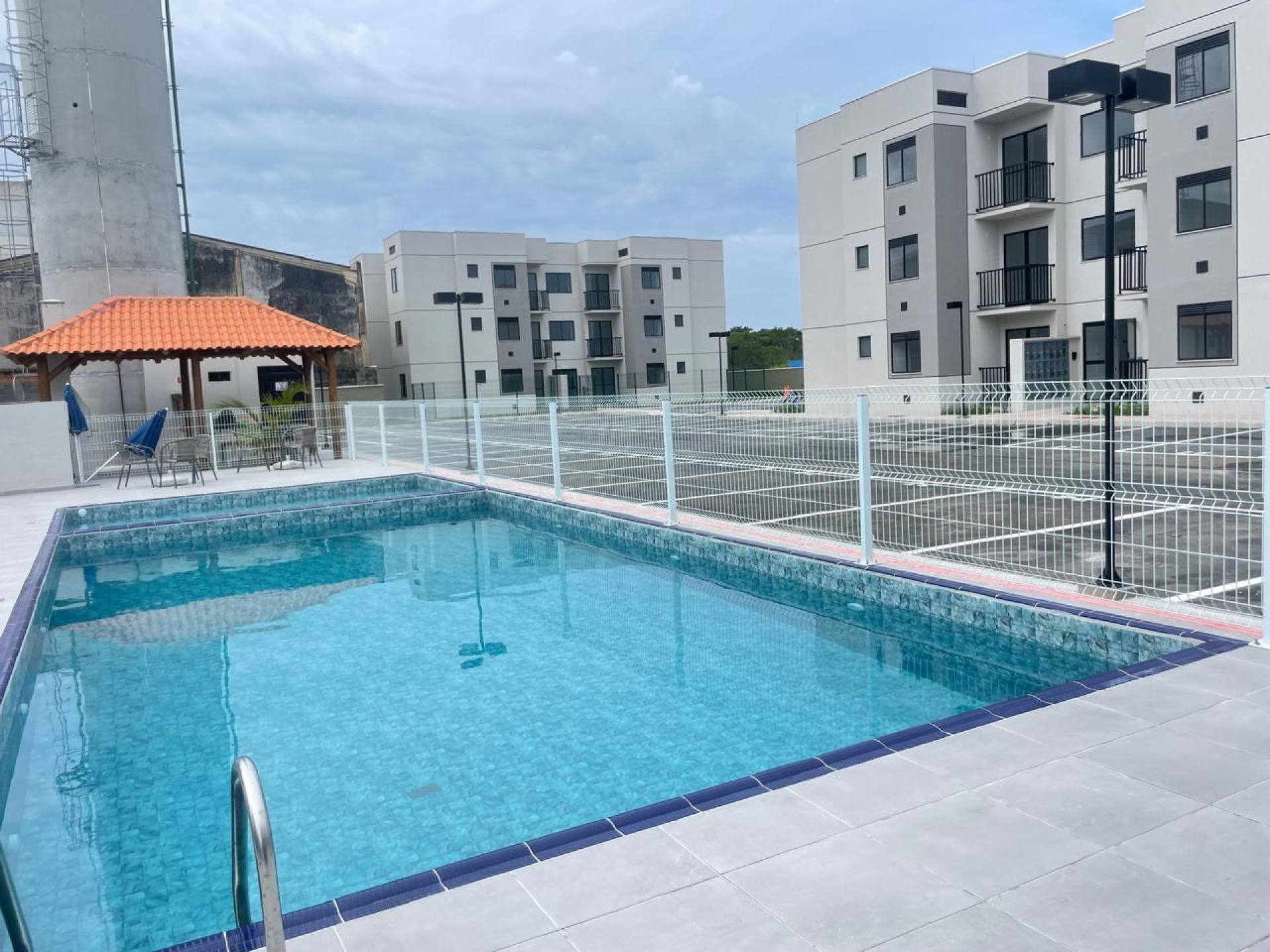 APARTAMENTO GARDEM COM ESPACO DE TERRENO