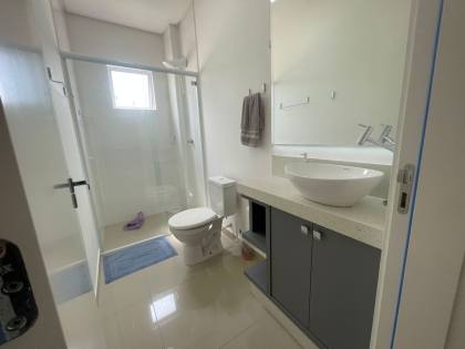 APARTAMENTO SEMI MOBILIADO