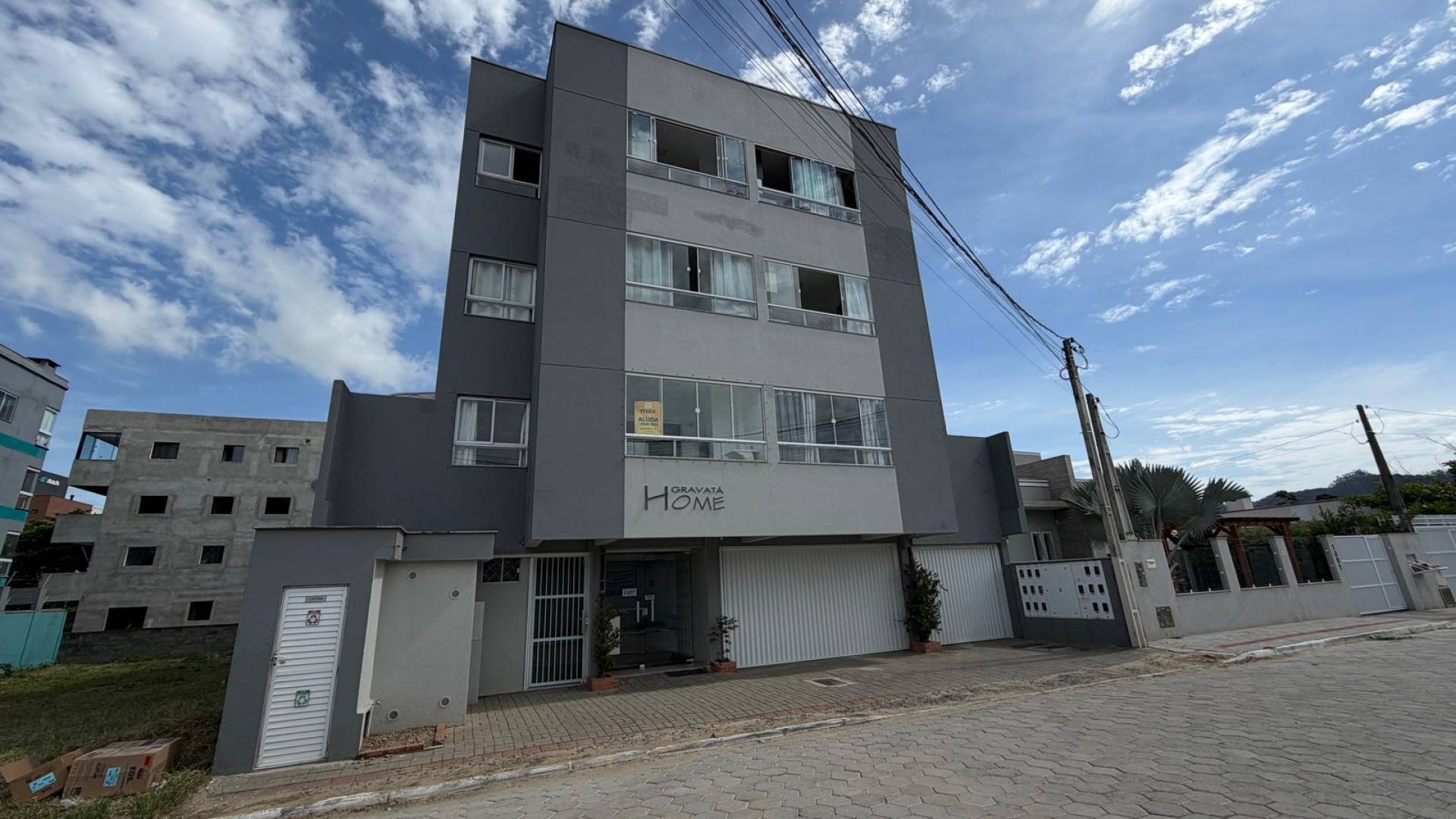 APARTAMENTO COM ELEVADOR - GRAVATA