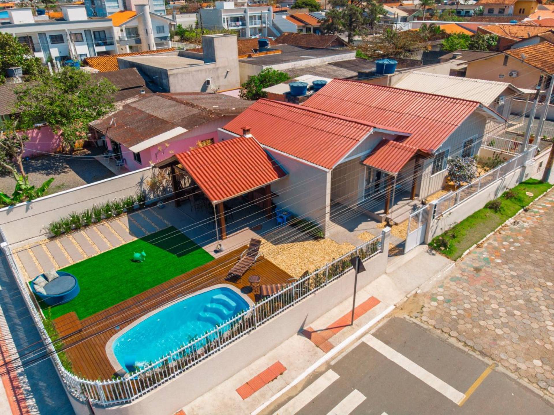 CASA DE PRAIA /MOBILIADA E EQUIPADA
