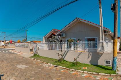 CASA DE PRAIA /MOBILIADA E EQUIPADA
