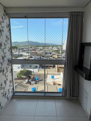 APARTAMENTO MOBILIADO E EQUIPADO - CENTRO NAVEGANTES