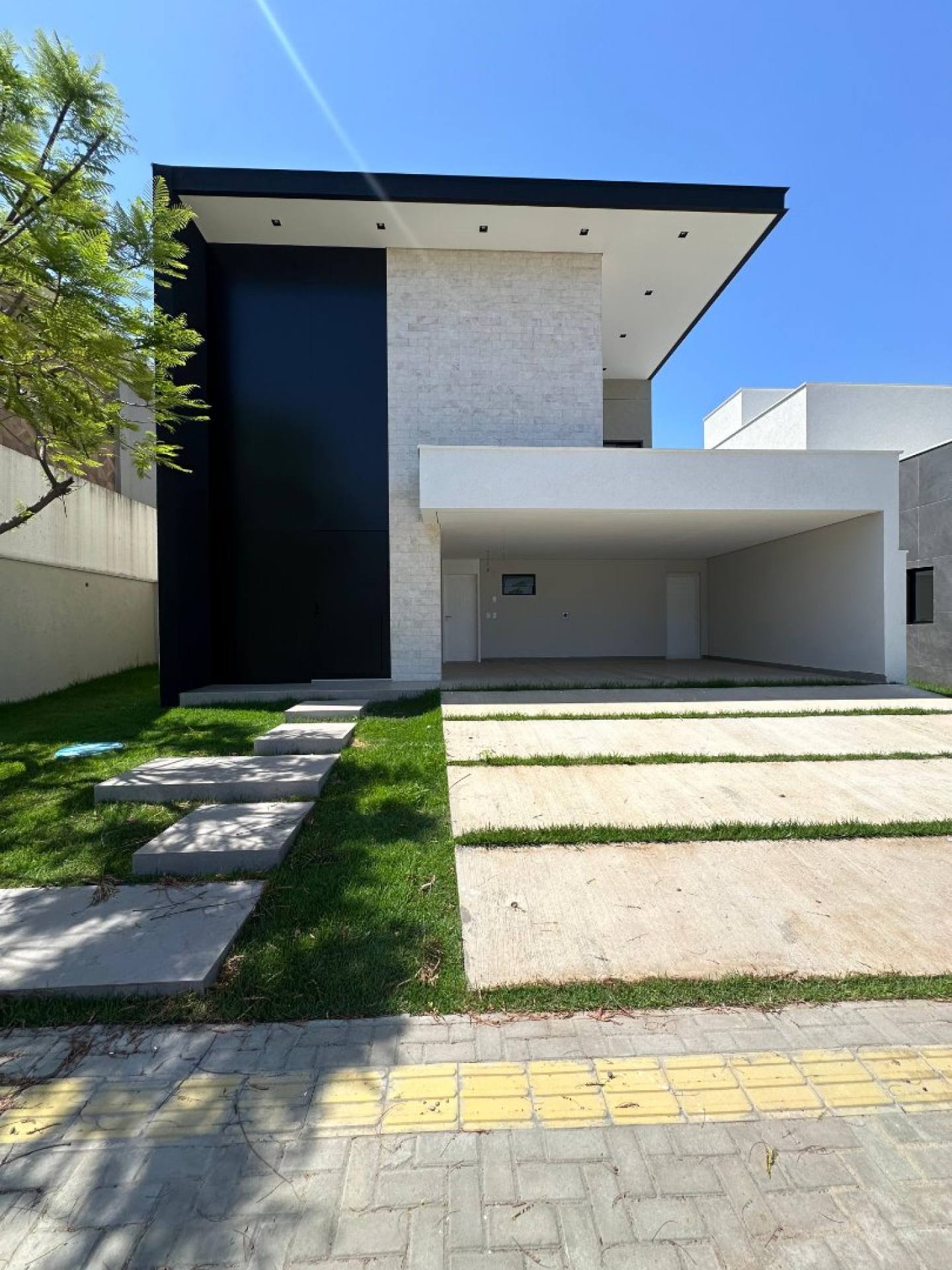 Terras Alphaville - Casa Duplex á Venda.