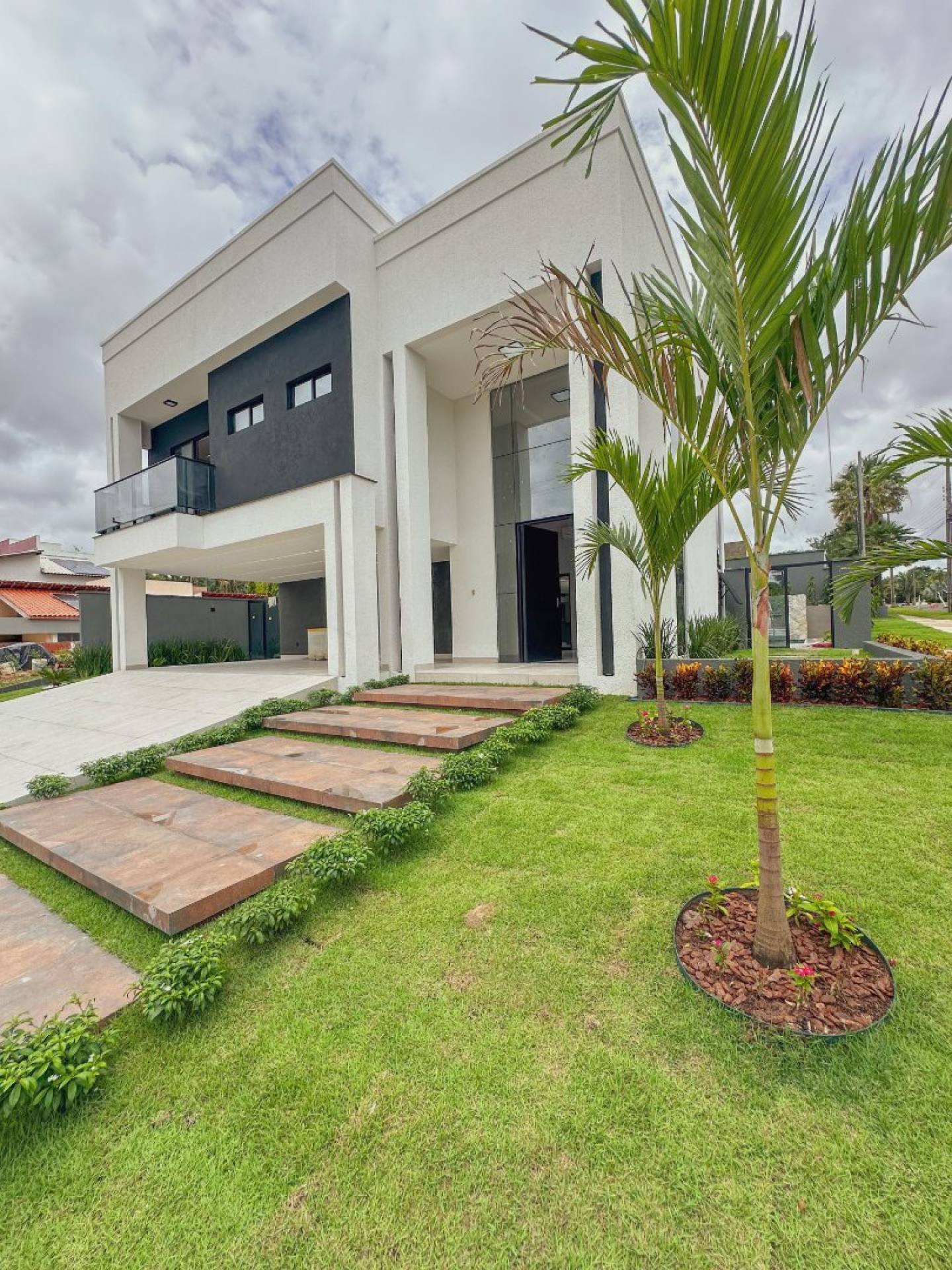 Aldebaran Ville • Casa de Esquina á Venda