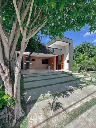 Casa ao lado da Praça - Terras Alphaville.