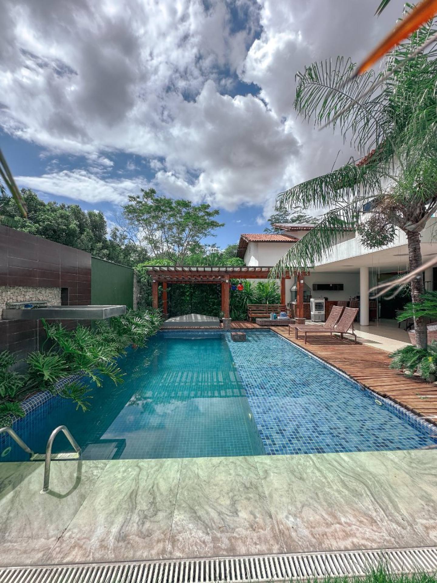 Linda Casa no Cond. Terra dos Pássaros – Conforto e Segurança!