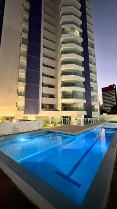 Apartamento Para Vender com 04 quartos 03 suítes no bairro Joquei em Teresina