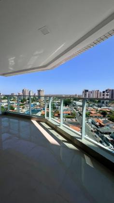 Apartamento Para Vender com 04 quartos 03 suítes no bairro Joquei em Teresina