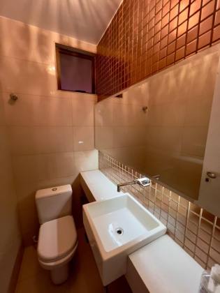 Apartamento Para Vender com 04 quartos 04 suítes no bairro Joquei em Teresina