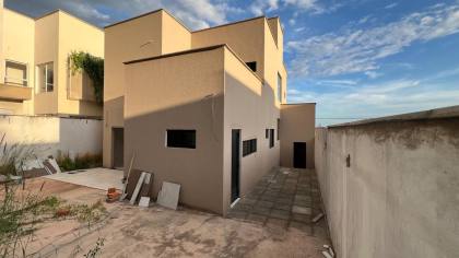 Casa de Condomínio Para Vender com 04 quartos 04 suítes no bairro Tabajaras em Teresina