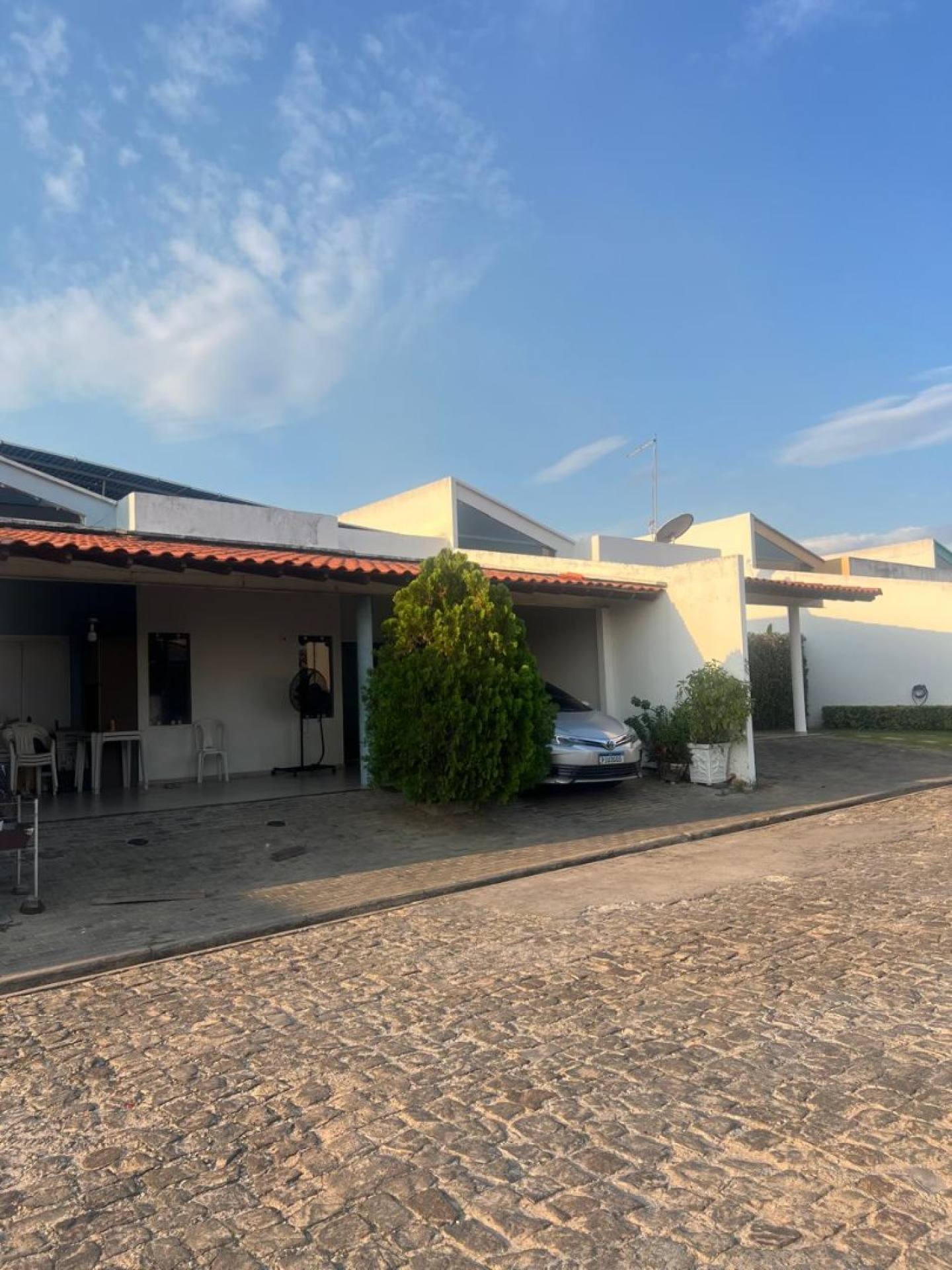 Casa de Condomínio Para Vender com 04 quartos 04 suítes no bairro Saci em Teresina