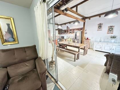 Casa mobiliada à venda no bairro Itacolomi – Balneário Piçarras/SC
